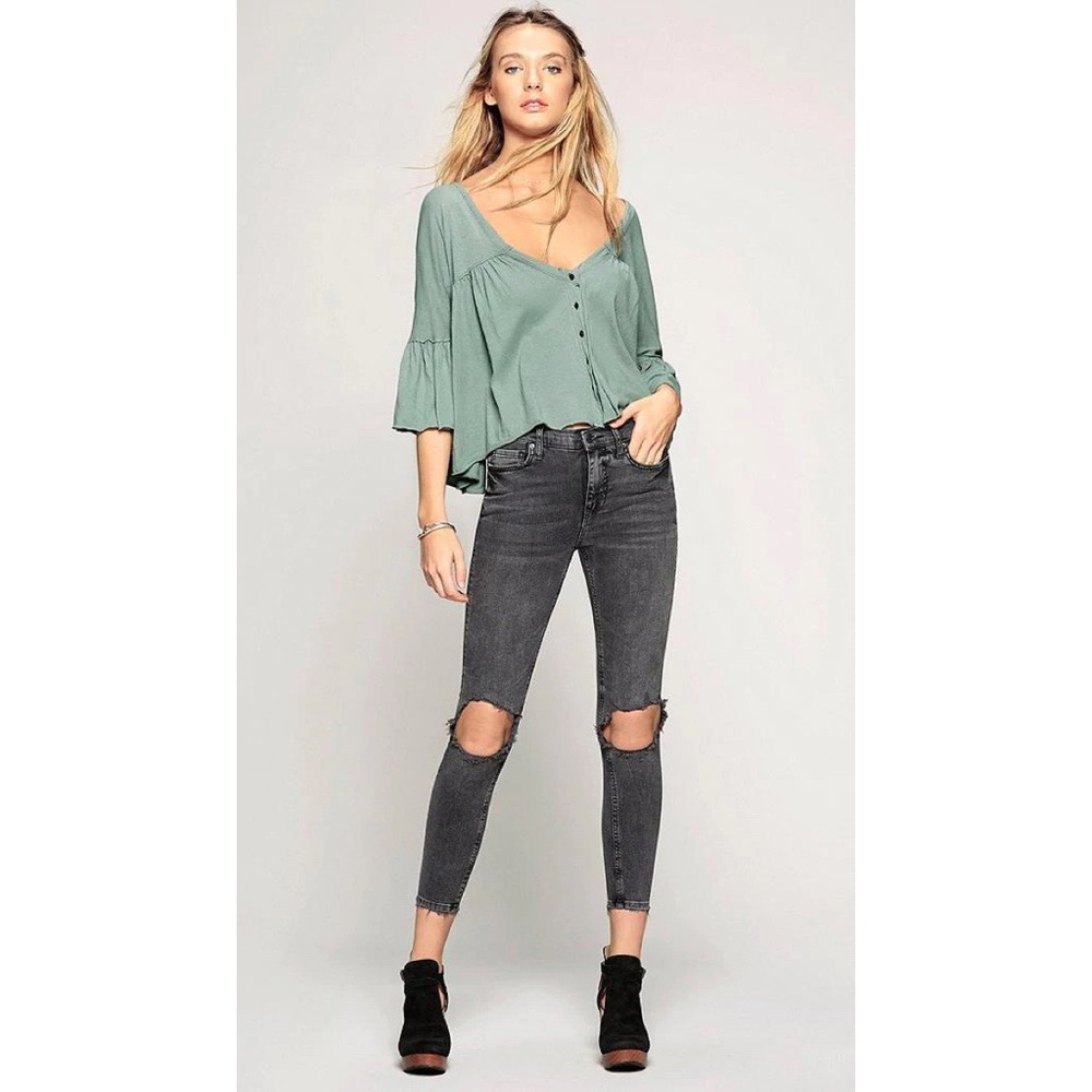 NWOT Free People High Rise Busted Skinny Jeans